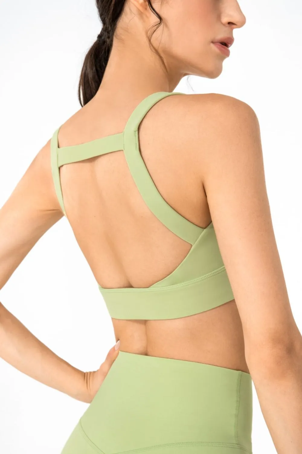 Backless Crop Top and Yoga Top Women's Open Back Pleated Detail Sports Bra KESLEY