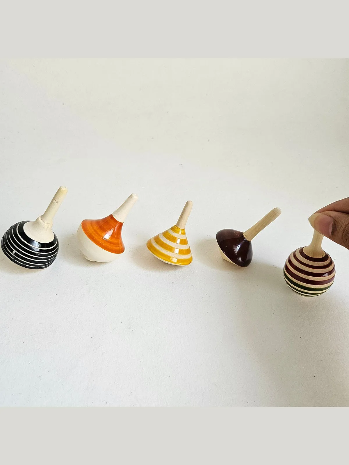 Wooden Spinning Tops: 5pcs