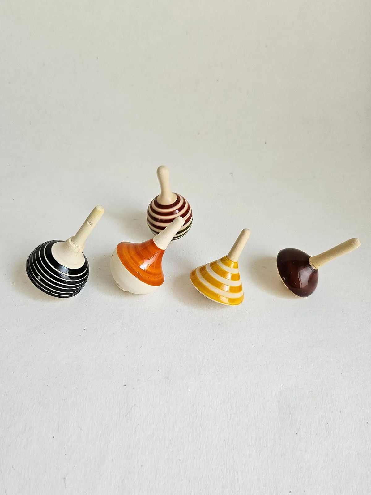 Wooden Spinning Tops: 5pcs